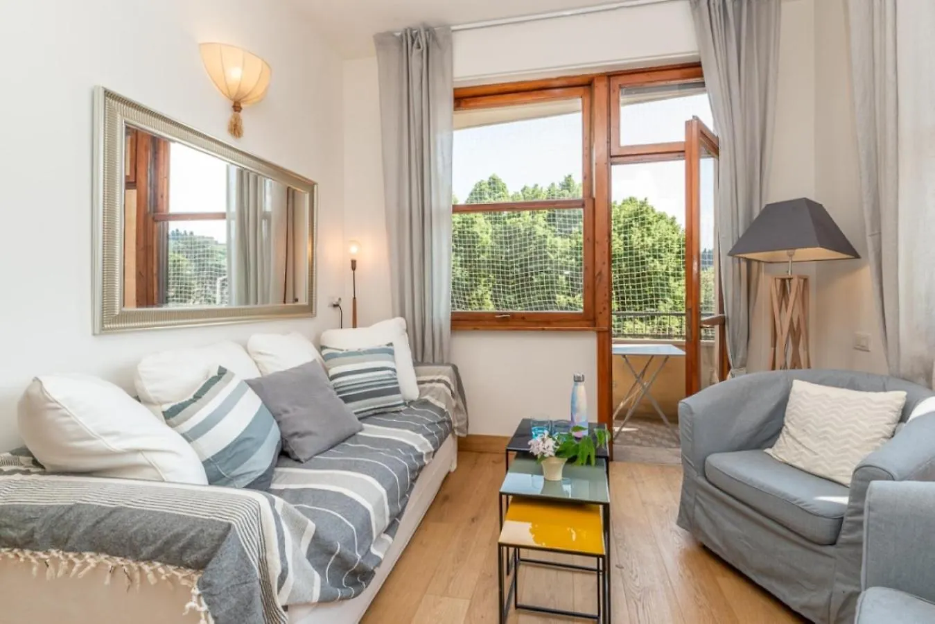 Apartment Lungarno Del Tempio River View By 360Rentals Florence Italy
